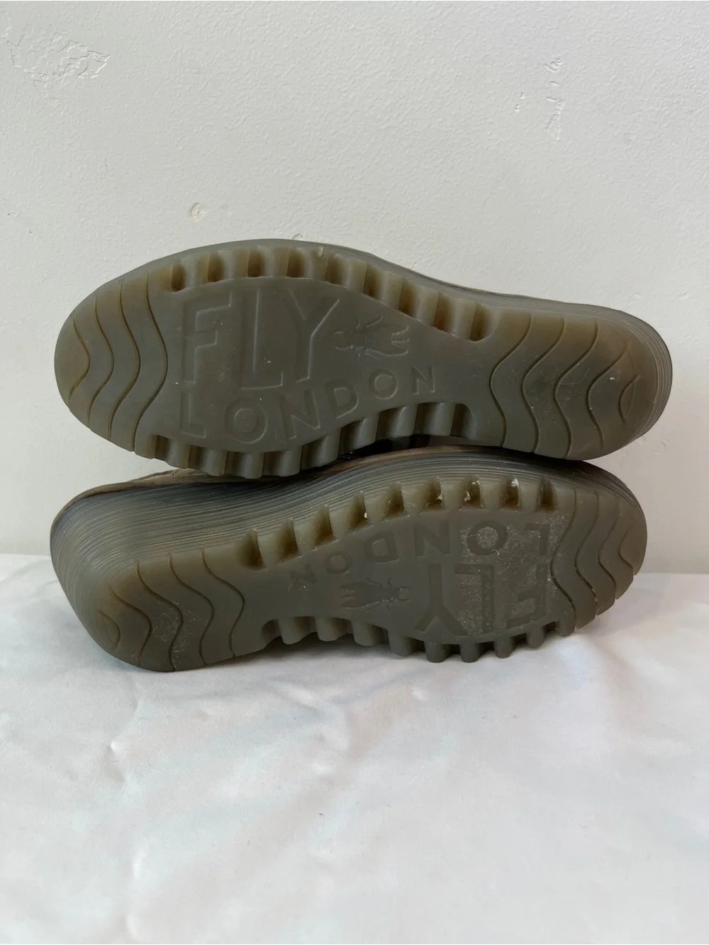 Fly London Yuta Platform Wedge Sandals Khaki Taupe Nubuck Womens Size 39 US 8.5